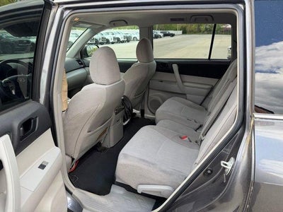 2013 Toyota Highlander 4WD 4dr V6 Plus (Natl)