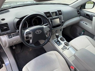 2013 Toyota Highlander 4WD 4dr V6 Plus (Natl)