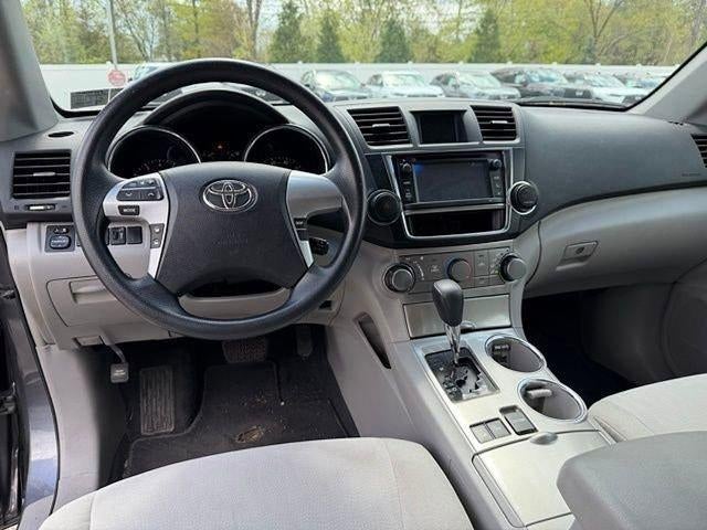 2013 Toyota Highlander 4WD 4dr V6 Plus (Natl)