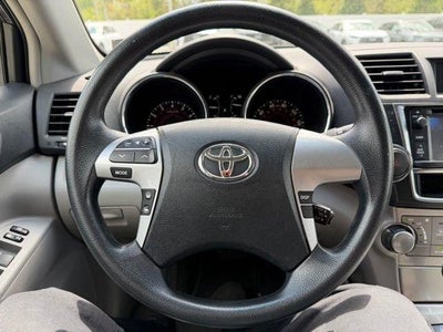 2013 Toyota Highlander 4WD 4dr V6 Plus (Natl)
