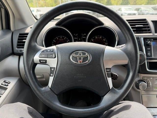 2013 Toyota Highlander 4WD 4dr V6 Plus (Natl)