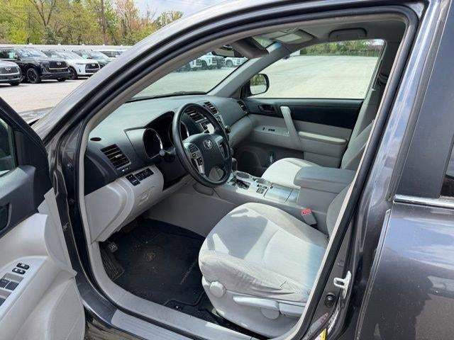 2013 Toyota Highlander 4WD 4dr V6 Plus (Natl)