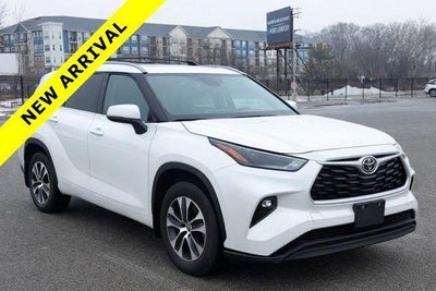 2025 Toyota Highlander XLE AWD (Natl)