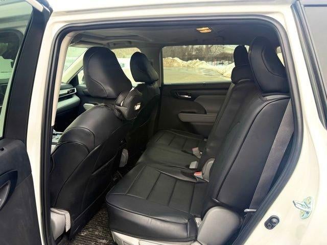 2025 Toyota Highlander XLE AWD (Natl)