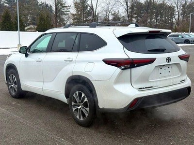 2025 Toyota Highlander XLE AWD (Natl)