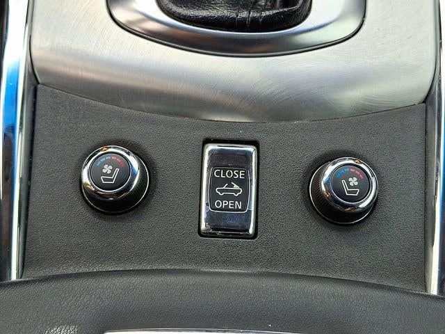 2014 INFINITI Q60 Convertible 2dr