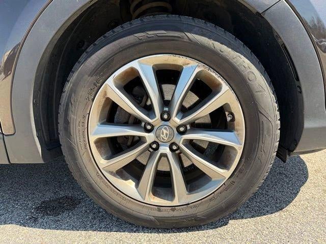 2017 Hyundai SANTA FE SE 3.3L Auto