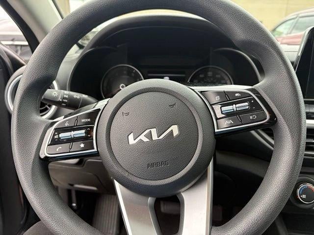 2023 Kia Forte LXS IVT