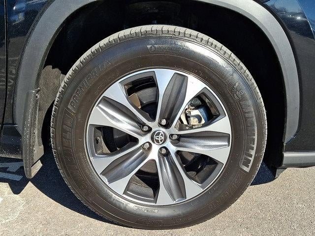 2025 Toyota Highlander XLE AWD (Natl)