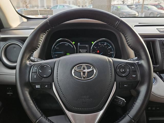 2017 Toyota RAV4 Hybrid XLE AWD (Natl)