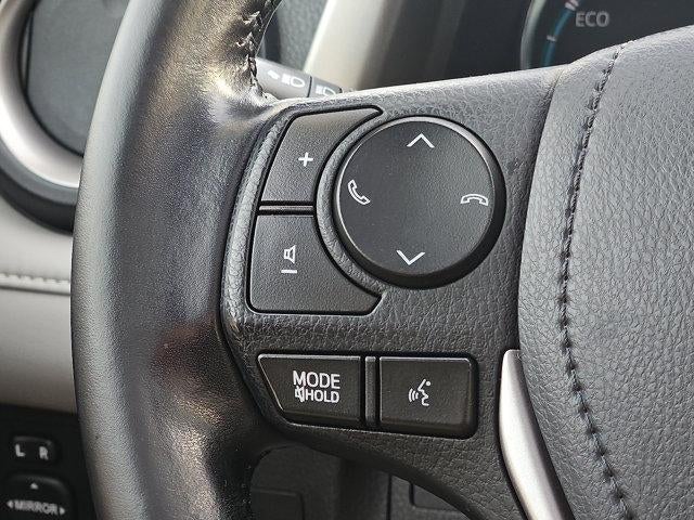 2017 Toyota RAV4 Hybrid XLE AWD (Natl)