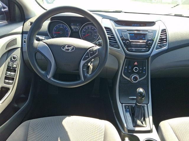 2016 Hyundai ELANTRA 4dr Sdn Auto SE