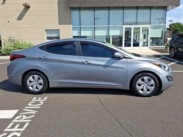 2016 Hyundai ELANTRA 4dr Sdn Auto SE